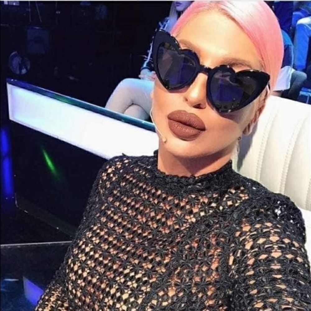 High Fashion Heart Shaped Sunglasses Black Frames